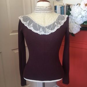 Vintage top w/ Lace Collar